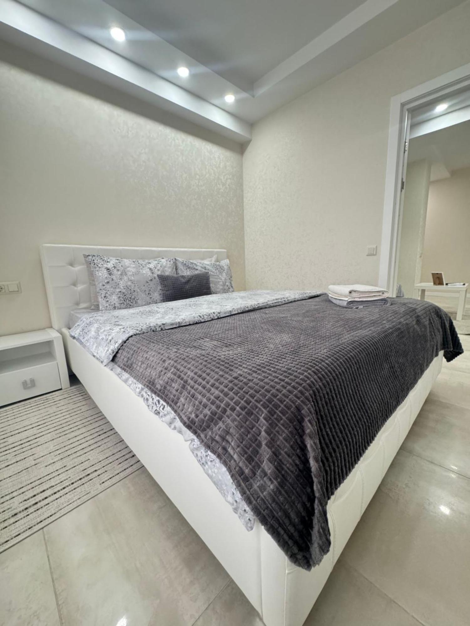 New Lux Apartment In Kişinev Dış mekan fotoğraf